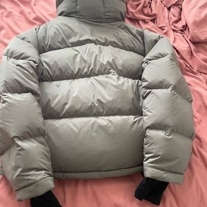 Women’s puffer jackets